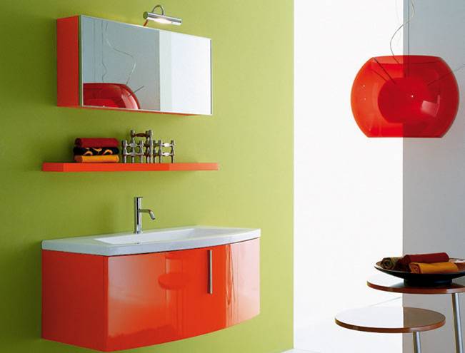 Аналогичное сочетание сочетания зеленого и красного цвета в интерьере