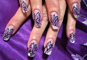 Сочетания с фиолетовым в маникюре