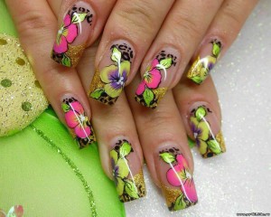 сочетание 4 цветов в маникюре